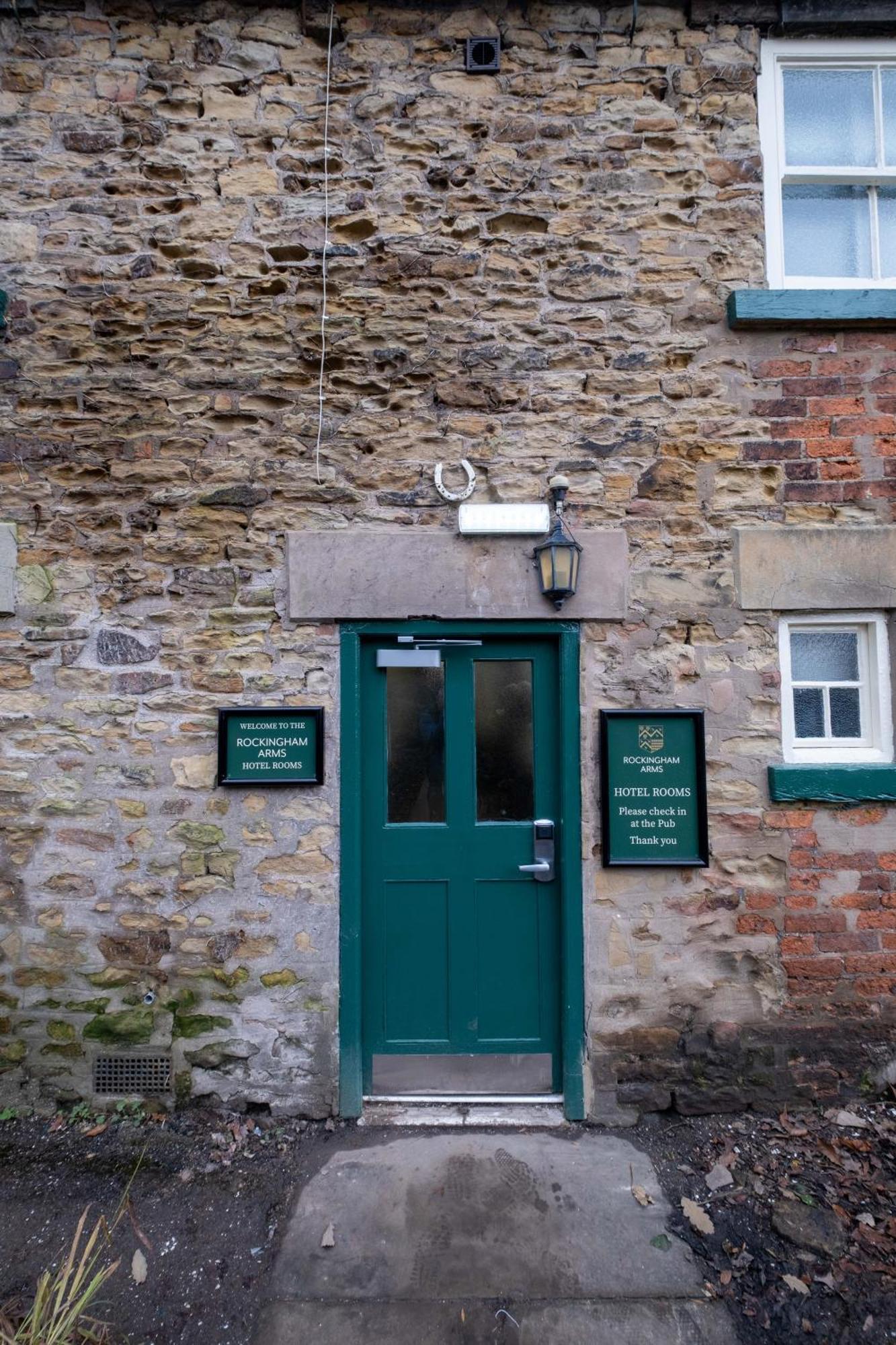 Rockingham Arms By Greene King Inns 웬트워스 외부 사진