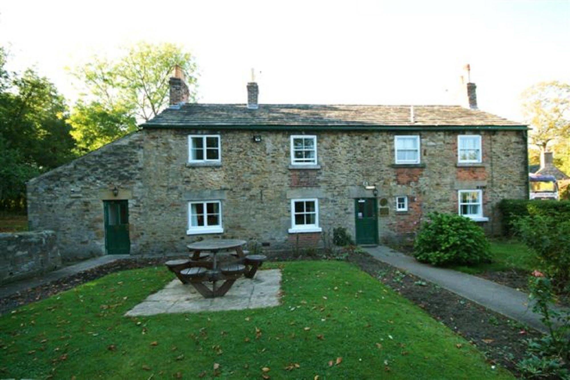 Rockingham Arms By Greene King Inns 웬트워스 외부 사진